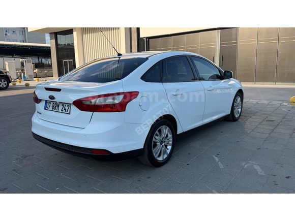 2013 FORD FOCUS BAKIMLI TEMİZ AİLE ARACI