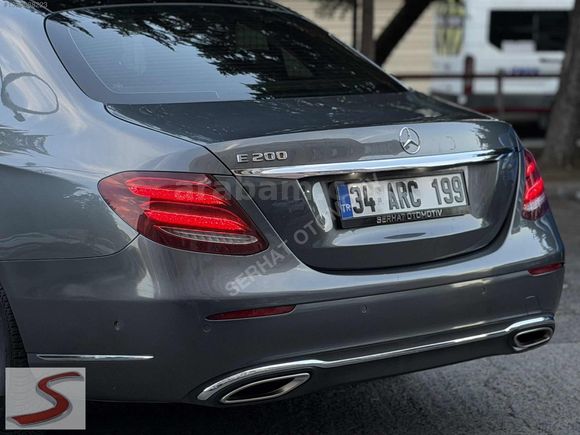 MERCEDES E200 EXCLUSİVE İMZALI SERİ CAM TAVAN ÇİFT HAFIZA