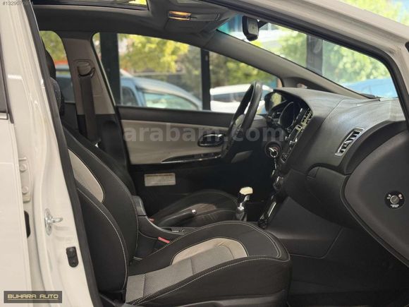-BUHARA AUTO- KİA CEED CONCEPT PLUS CAM TAVAN HATASIZ 111.000 KM