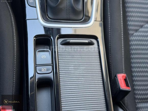 NİLVERA MOTORS'DAN 2023 KİA CEED 1.5 ELEGANCE