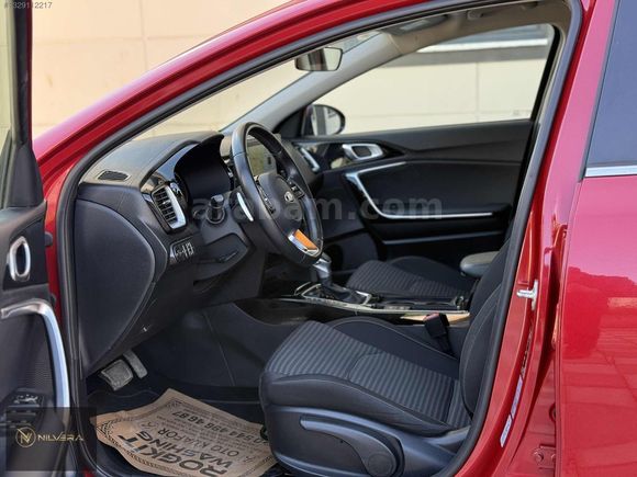 NİLVERA MOTORS'DAN 2023 KİA CEED 1.5 ELEGANCE