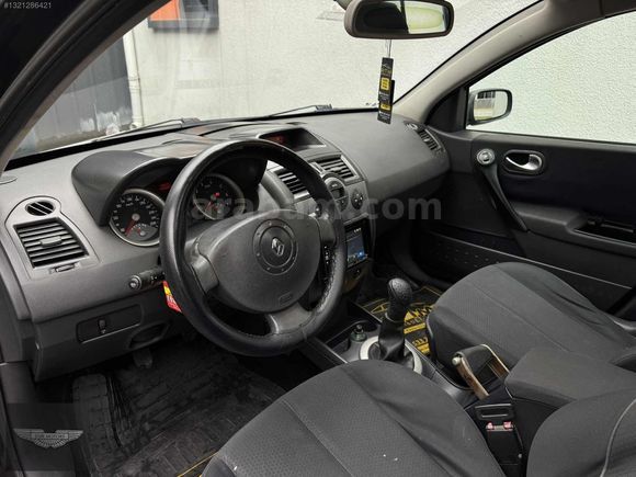 2004 CAM TAVAN MEGANE HATCHBACK 1.6 DEĞİŞENSİZ HATASIZ