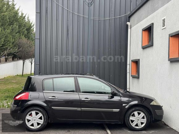 2004 CAM TAVAN MEGANE HATCHBACK 1.6 DEĞİŞENSİZ HATASIZ