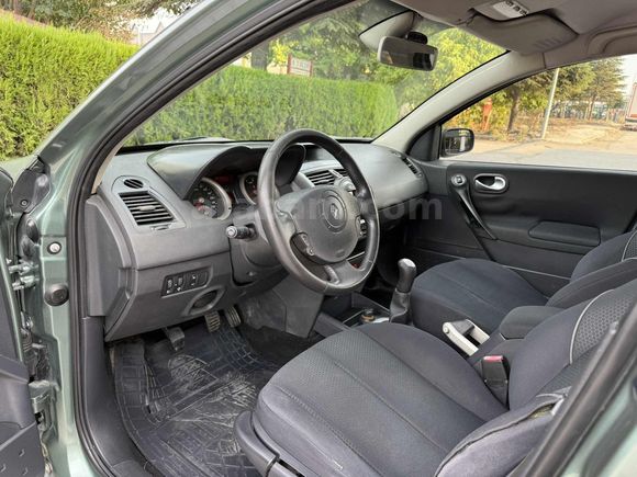 GALERİ YC 2005 MEGANE 1.6 16V DYNAMIQUE