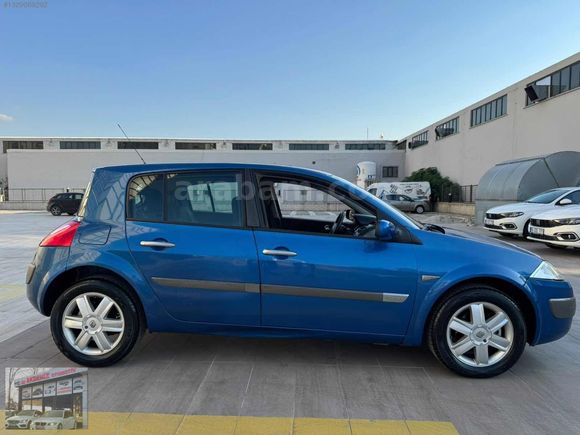 ÖZ AKDENİZ OTOMOTİVDEN 2004 MODEL RENAULT MEGANE 1.6 DYNAMİQUE