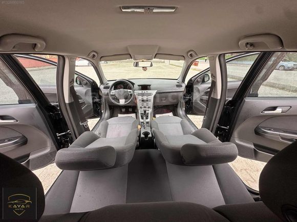 KAYAR AUTO`dan 2012 MODEL HATASIZ BOYASIZ OPEL ASTRA