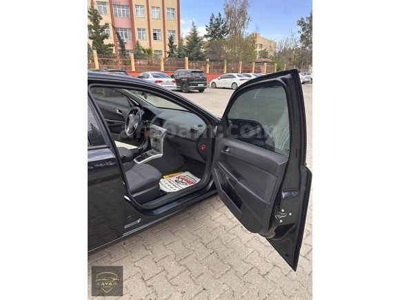 KAYAR AUTO`dan 2012 MODEL HATASIZ BOYASIZ OPEL ASTRA
