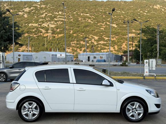 ERGİT'TEN 2013 OPEL ASTRA 1.6 LPG'li 186 binde ESSENTİA