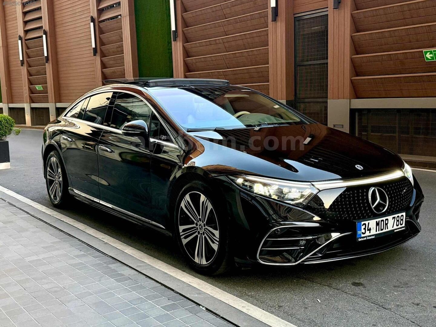 Galeriden Mercedes - Benz EQS 450+ 2024 Model İstanbul 30.000 km Siyah 3