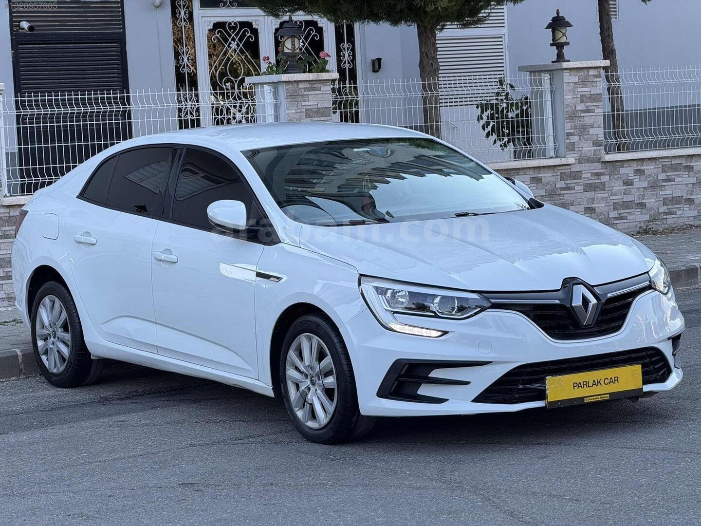 Galeriden Renault Megane 1.3 TCe Joy Comfort 2022 Model Gaziantep 129.000 km Beyaz 7