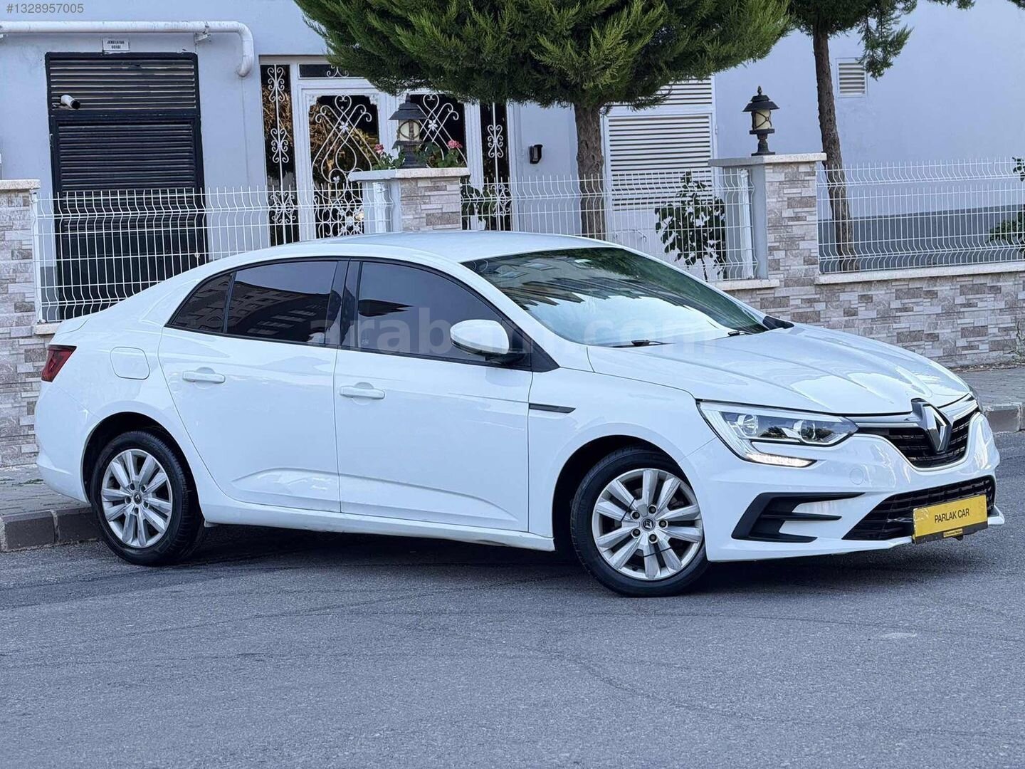 Galeriden Renault Megane 1.3 TCe Joy Comfort 2022 Model Gaziantep 129.000 km Beyaz 6