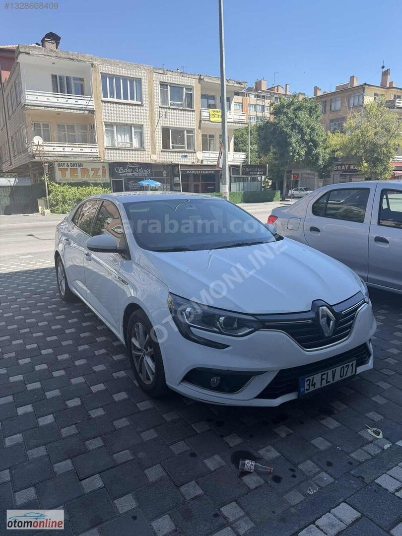 Galeriden Renault Megane 1.5 Blue DCI Touch 2020 Model Kayseri 194.000 km Beyaz 4
