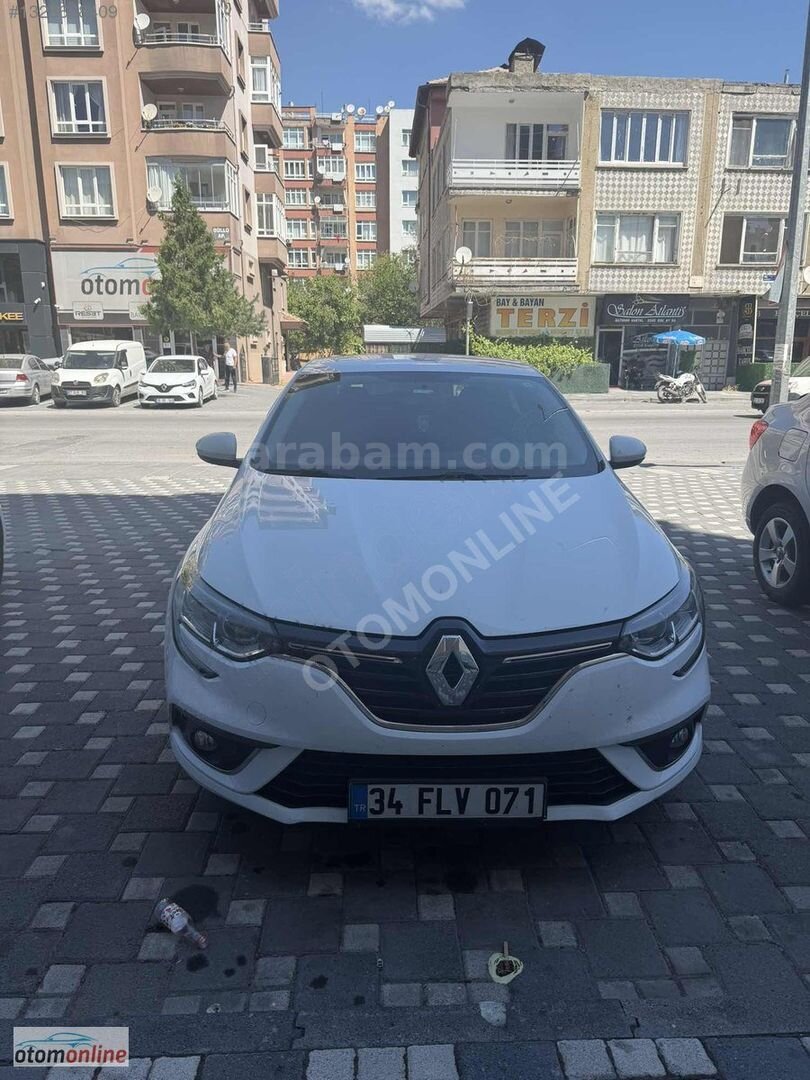 Galeriden Renault Megane 1.5 Blue DCI Touch 2020 Model Kayseri 194.000 km Beyaz 3