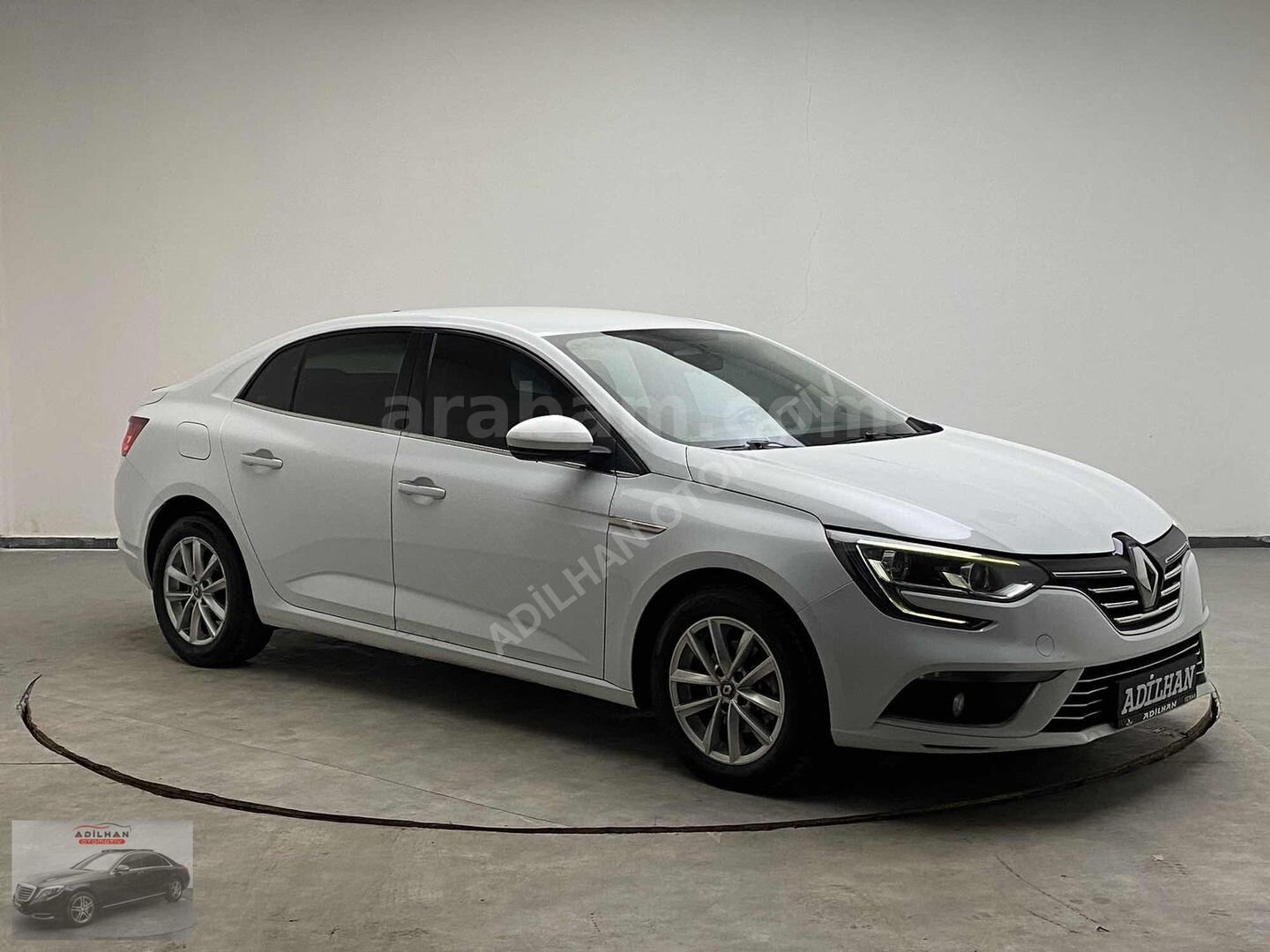 Galeriden Renault Megane 1.5 Blue DCI Touch 2019 Model Ankara 170.000 km Beyaz 3