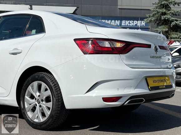 2021 RENAULT MEGANE 1.5 BLUEDCİ TOUCH EDC MAKYAJLI GERİ GÖRÜŞ