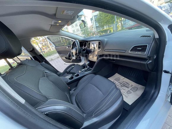 2020 MODEL 139 BİN KM DE FUL SERVİS BAKIMLI HATASIZ MEGANE