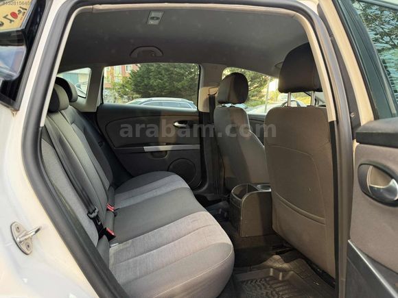 SEAT LEON 1.6 TDI CR STYLE DSG