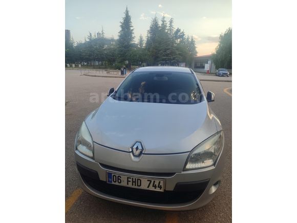 Sahibinden Renault Megane 1.6 Dynamique 2012 Model