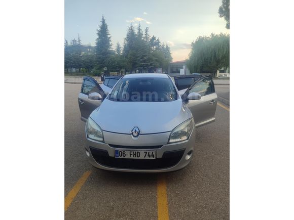 Sahibinden Renault Megane 1.6 Dynamique 2012 Model