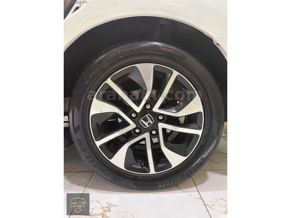 KAYAR AUTO`dan 2016 MODEL HATASIZ BİR PARÇA BOYALI HONDA CİVİC