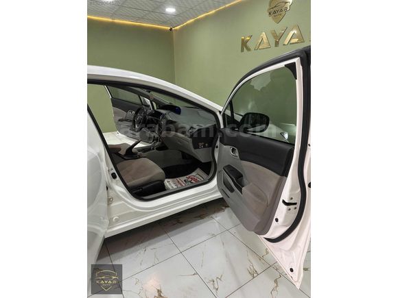 KAYAR AUTO`dan 2016 MODEL HATASIZ BİR PARÇA BOYALI HONDA CİVİC