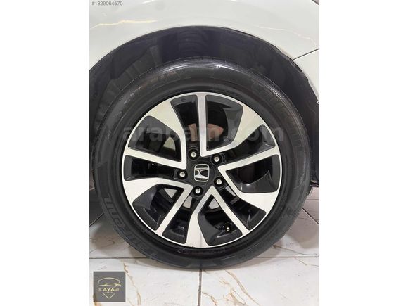 KAYAR AUTO`dan 2016 MODEL HATASIZ BİR PARÇA BOYALI HONDA CİVİC