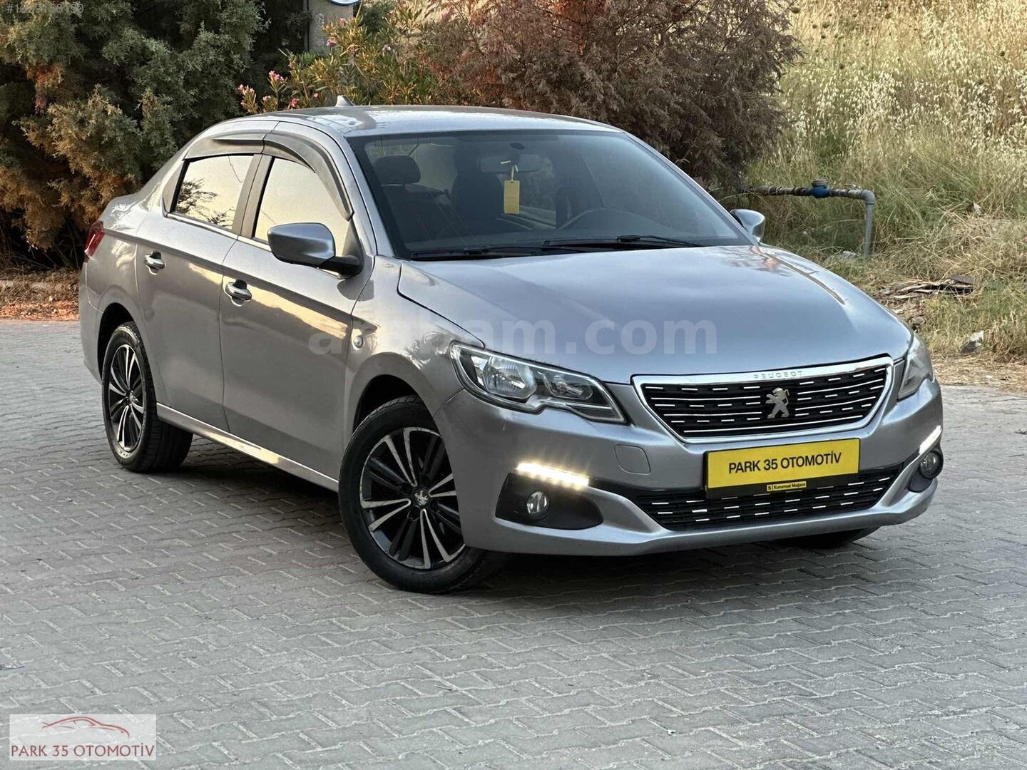 Galeriden Peugeot 301 1.6 HDi Allure 2018 Model İzmir 185.000 km Gri 3