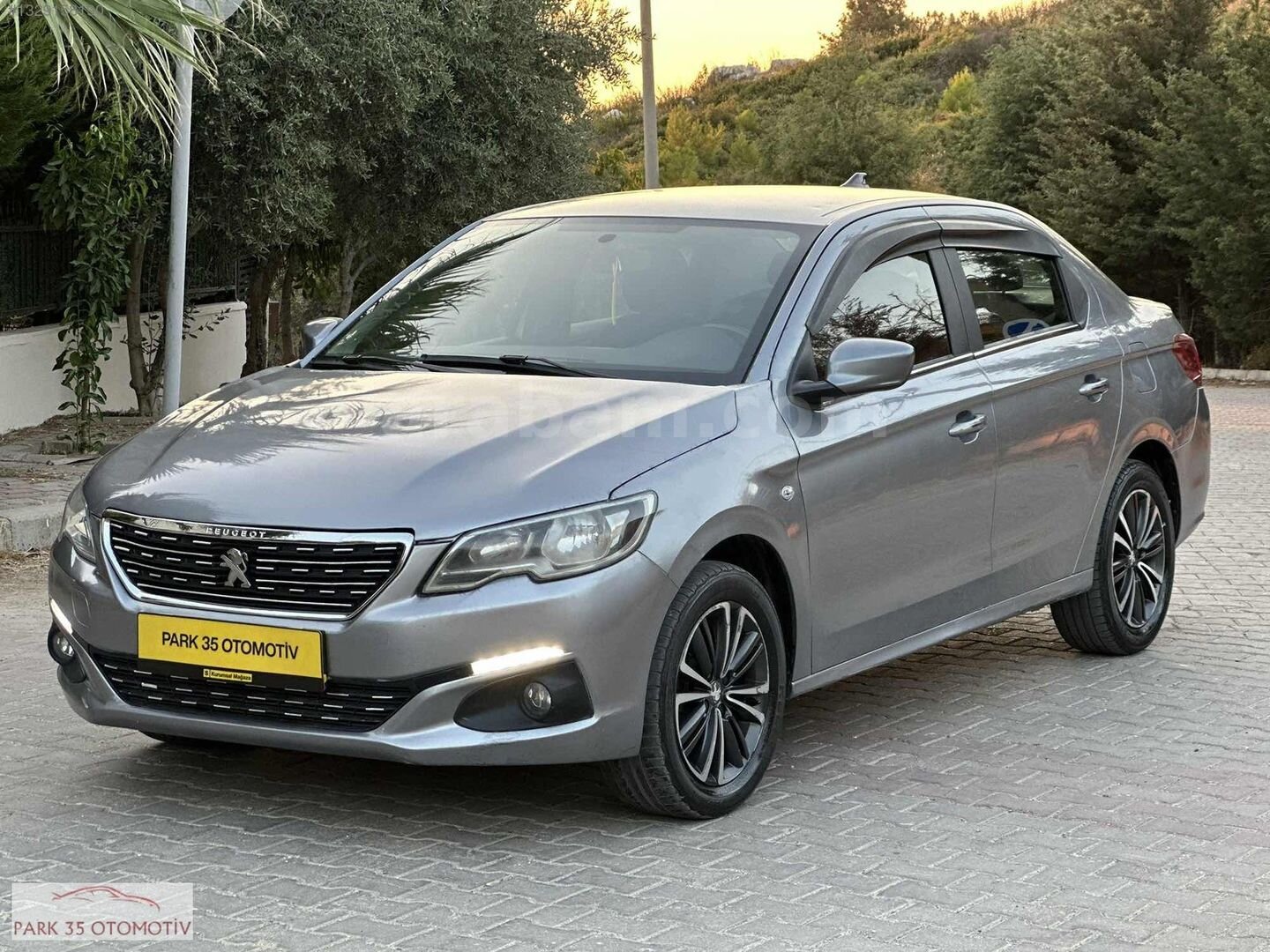 Galeriden Peugeot 301 1.6 HDi Allure 2018 Model İzmir 185.000 km Gri 4