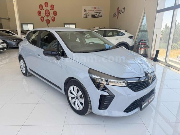 MAREL PLAZA*DAN 2024 RENAULT CLİO 1.0 TCE EQUİLİBRE