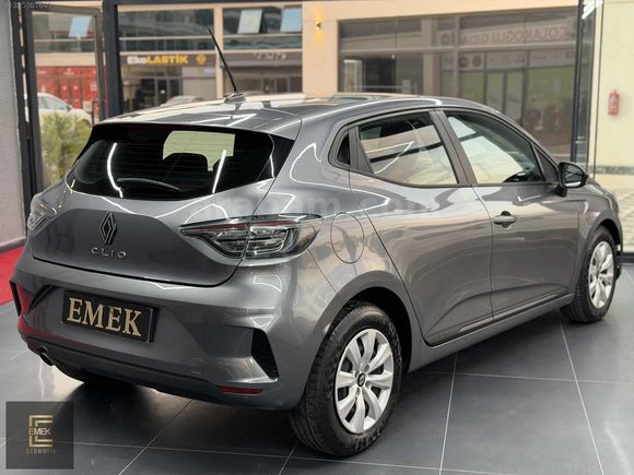 EMEK/2024 MODEL RENAULT CLİO OTOMATİK 63 BİNDE FÜME
