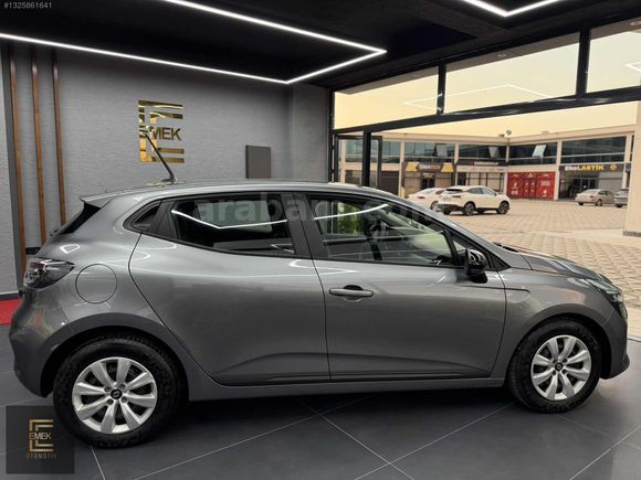 EMEK/2024 MODEL RENAULT CLİO OTOMATİK 63 BİNDE FÜME