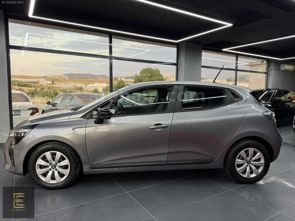EMEK/2024 MODEL RENAULT CLİO OTOMATİK 63 BİNDE FÜME