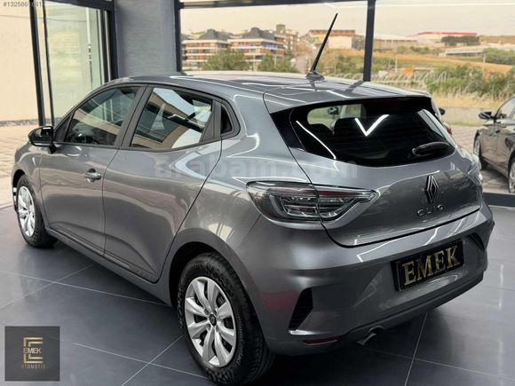 EMEK/2024 MODEL RENAULT CLİO OTOMATİK 63 BİNDE FÜME