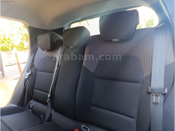 2023 RENAULT CLİO 1.0 TCE Equilibre*KAPUT*TAVAN*BAĞAJ BOYASIZ