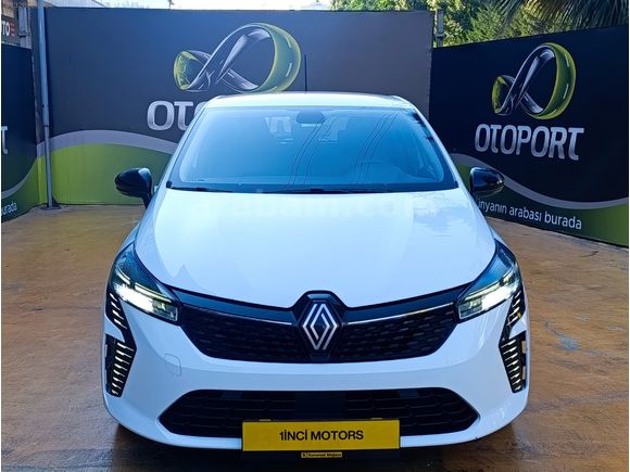 2023 RENAULT CLİO 1.0 TCE Equilibre*KAPUT*TAVAN*BAĞAJ BOYASIZ