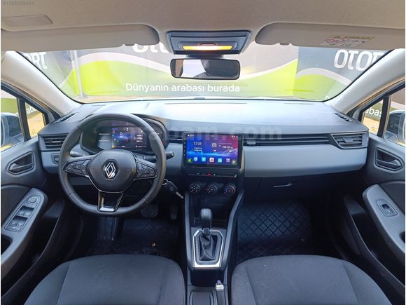 2023 RENAULT CLİO 1.0 TCE Equilibre*KAPUT*TAVAN*BAĞAJ BOYASIZ