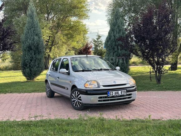 Nadir kalan temizlerden CLİO 2