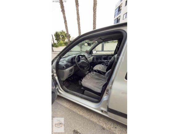 AK MOTORS'DAN 2000 1.4 CLİO