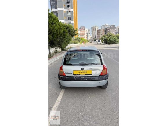 AK MOTORS'DAN 2000 1.4 CLİO