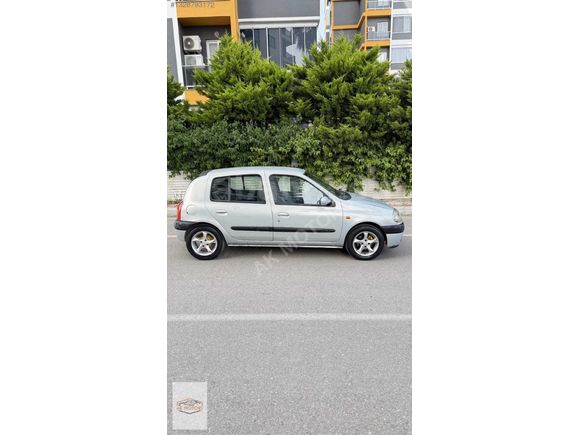 AK MOTORS'DAN 2000 1.4 CLİO