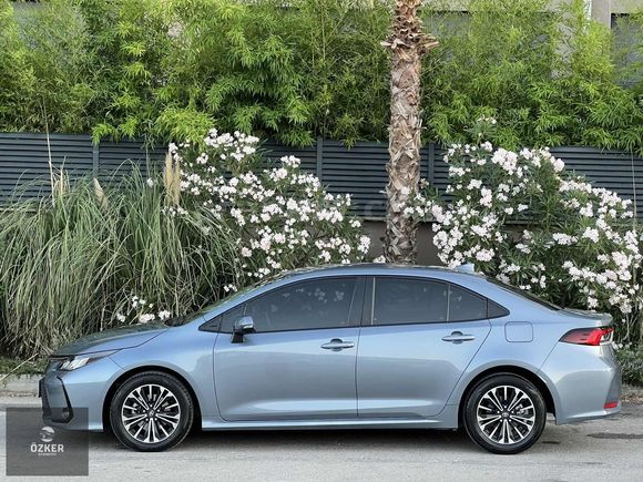 2025-TOYOTA COROLLA VİSİON PLUS HATASIZ(22.100KM)