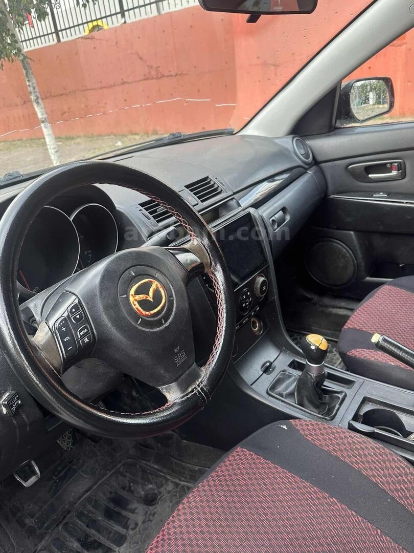 Galeriden Mazda 3 1.6 Base 2006 Model İstanbul 305.000 km Siyah 7