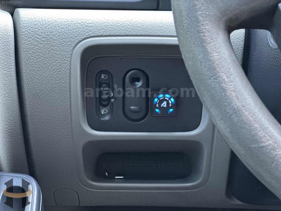 HAZAR AUTO'DAN ORİJİNAL KLİMALI RENAULT CLİO -12 KK TAKSİT