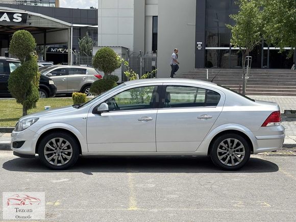 2011 MODEL ASTRA ENJOY 111. YIL 160 BİN KM'DE OTOMATİK
