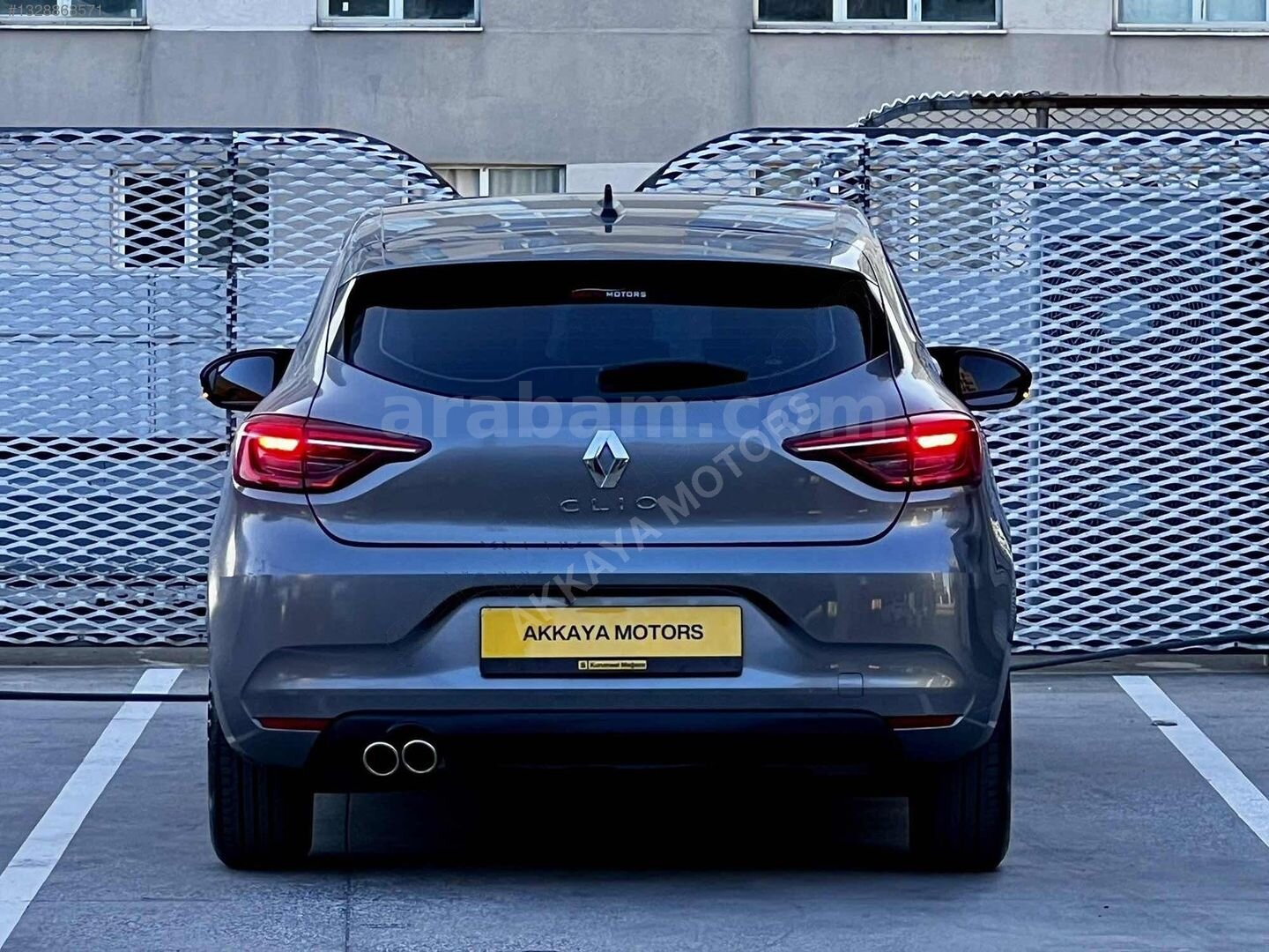 Galeriden Renault Clio 1.0 SCe Joy 2023 Model İstanbul 37.000 km Füme 6