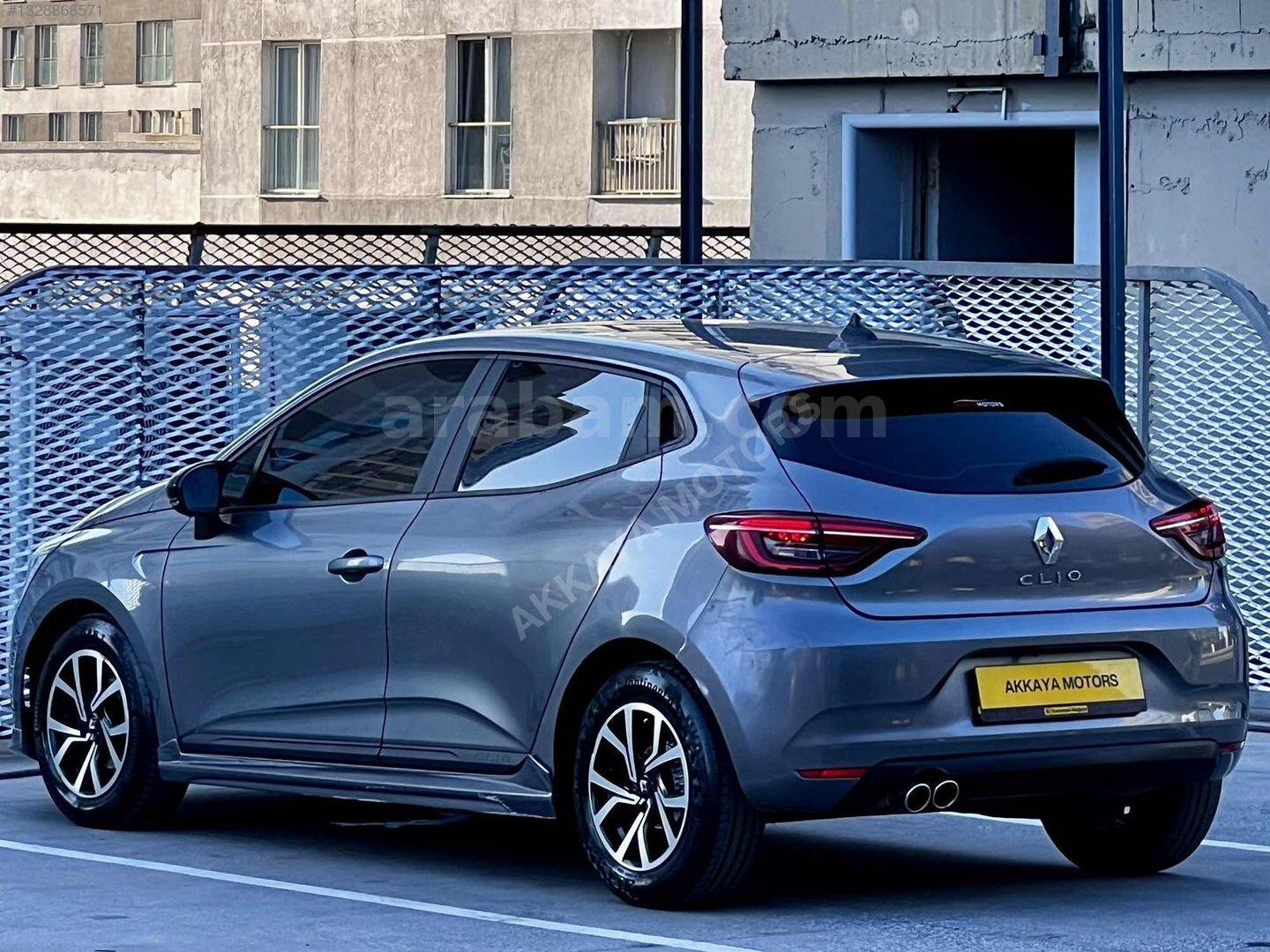 Galeriden Renault Clio 1.0 SCe Joy 2023 Model İstanbul 37.000 km Füme 7