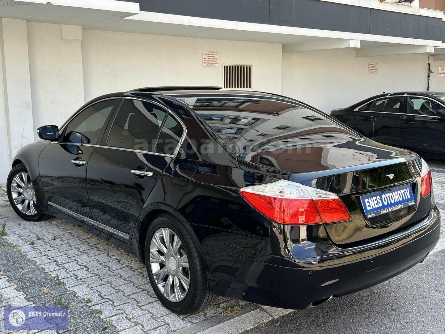 Galeriden Hyundai Genesis 3.8 2010 Model İstanbul 163.000 km Siyah 5