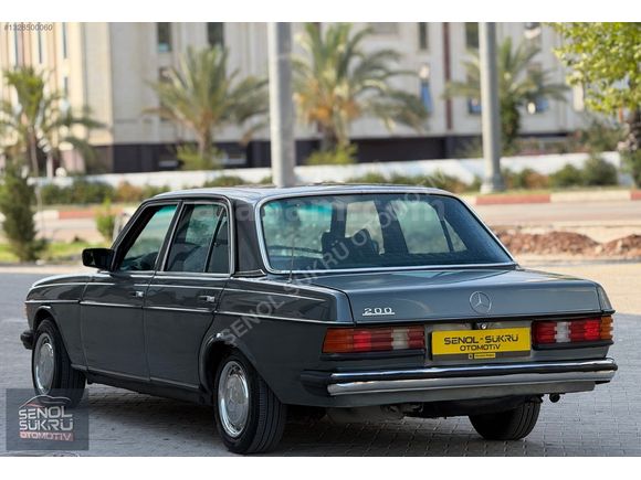 1979 MODEL MERCEDES-BENZ W123