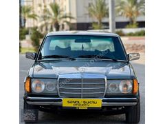 1979 MODEL MERCEDES-BENZ W123