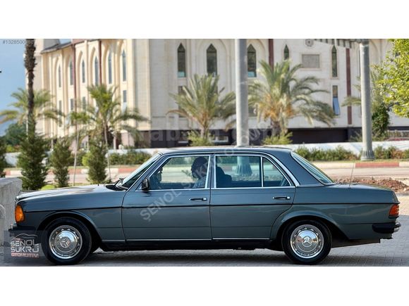 1979 MODEL MERCEDES-BENZ W123